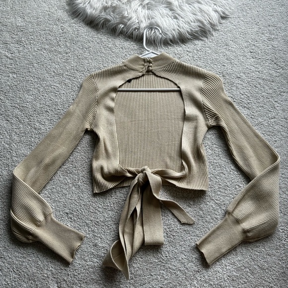 CREAM TURTLENECK - Picture 15 of 15